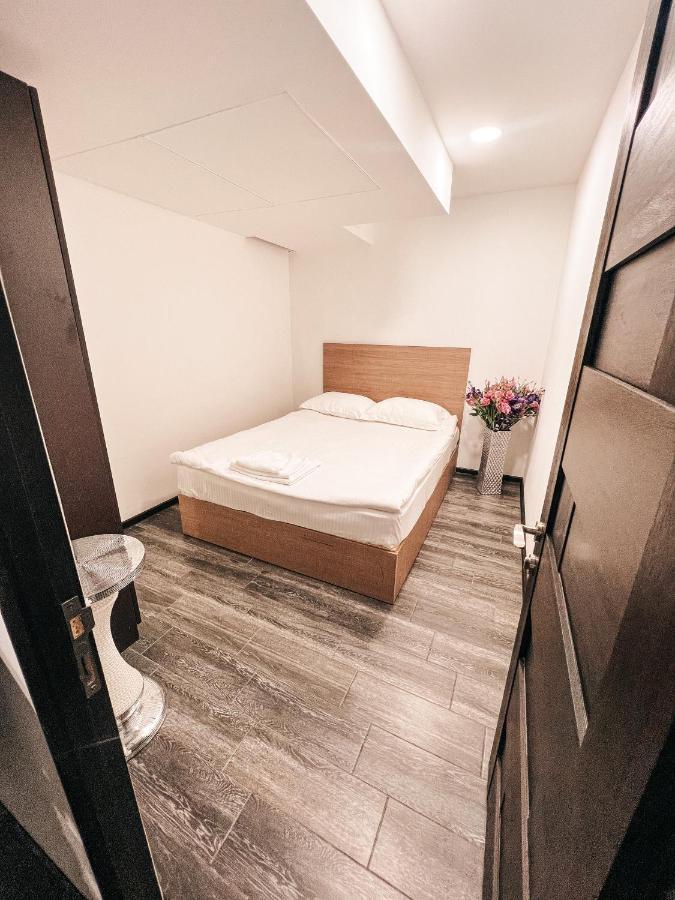 It Hotel Tumanyan Street Erévan Extérieur photo