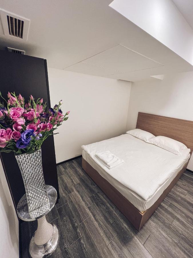 It Hotel Tumanyan Street Erévan Extérieur photo