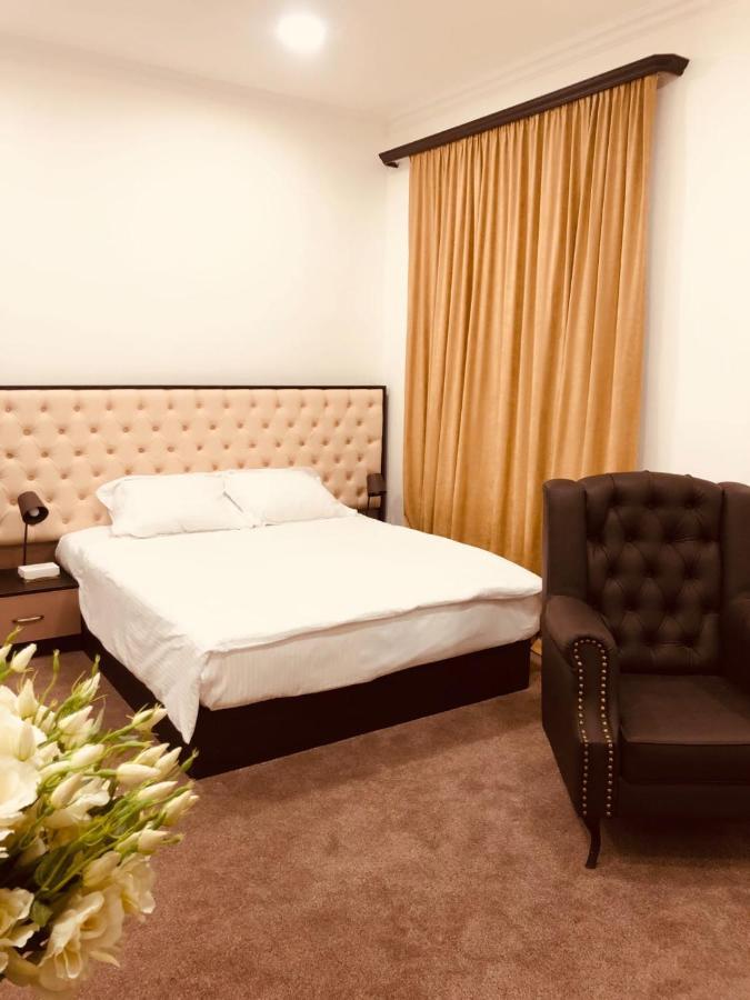 It Hotel Tumanyan Street Erévan Extérieur photo