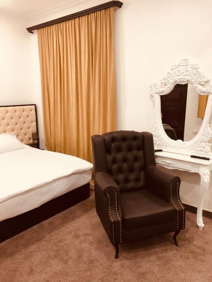 It Hotel Tumanyan Street Erévan Extérieur photo