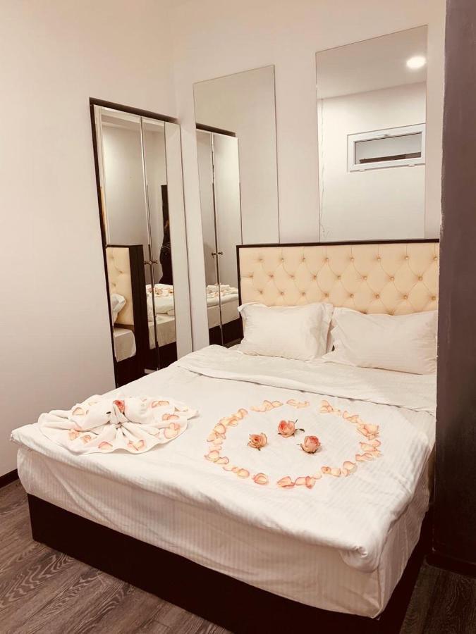 It Hotel Tumanyan Street Erévan Extérieur photo