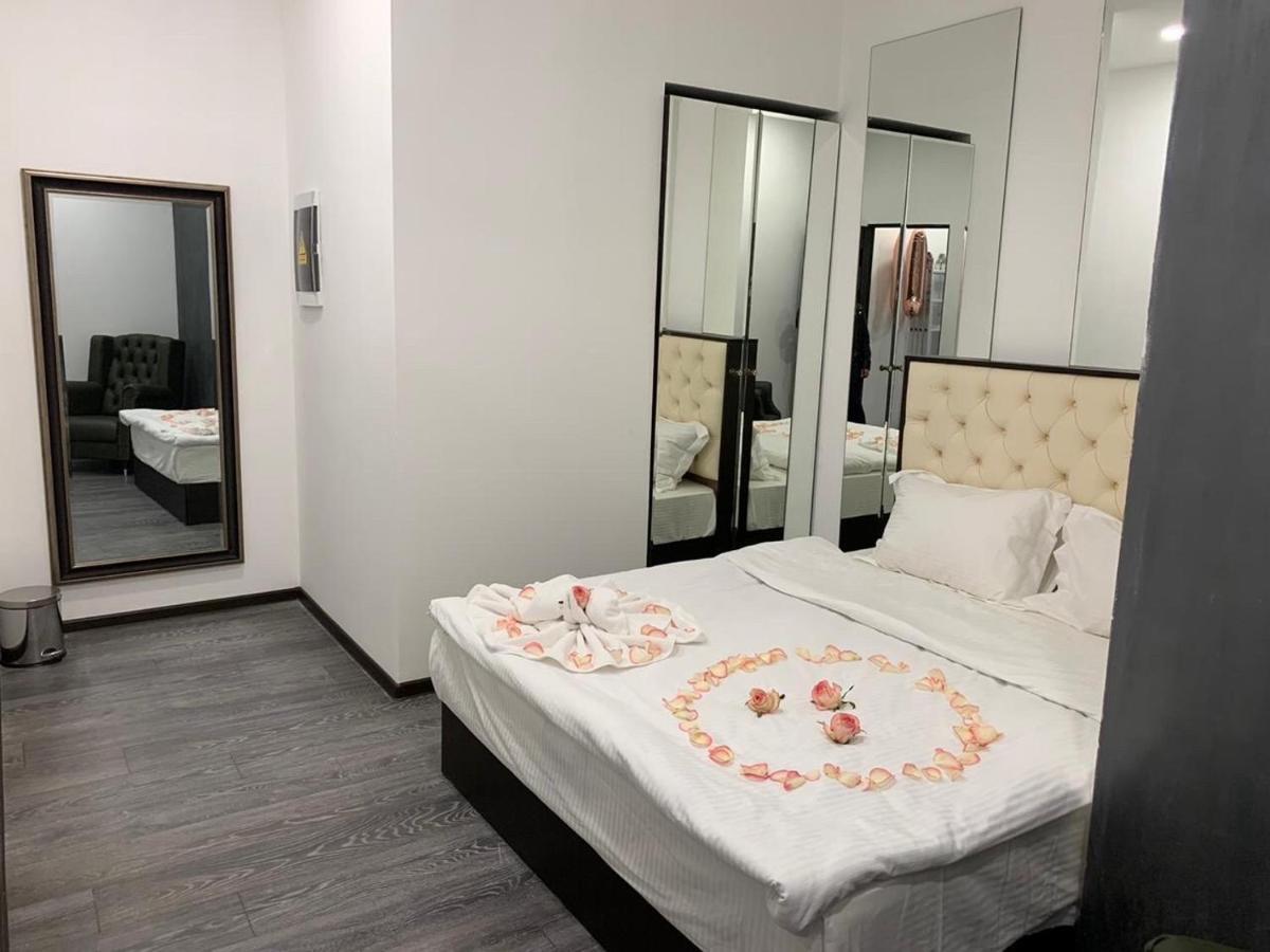 It Hotel Tumanyan Street Erévan Extérieur photo